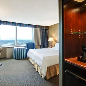 Chateau Lacombe 4* Edmonton