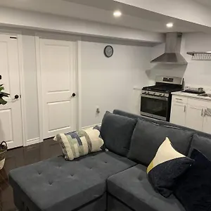 *cozy, Newly Renovated, Fully Equipped* Hamilton